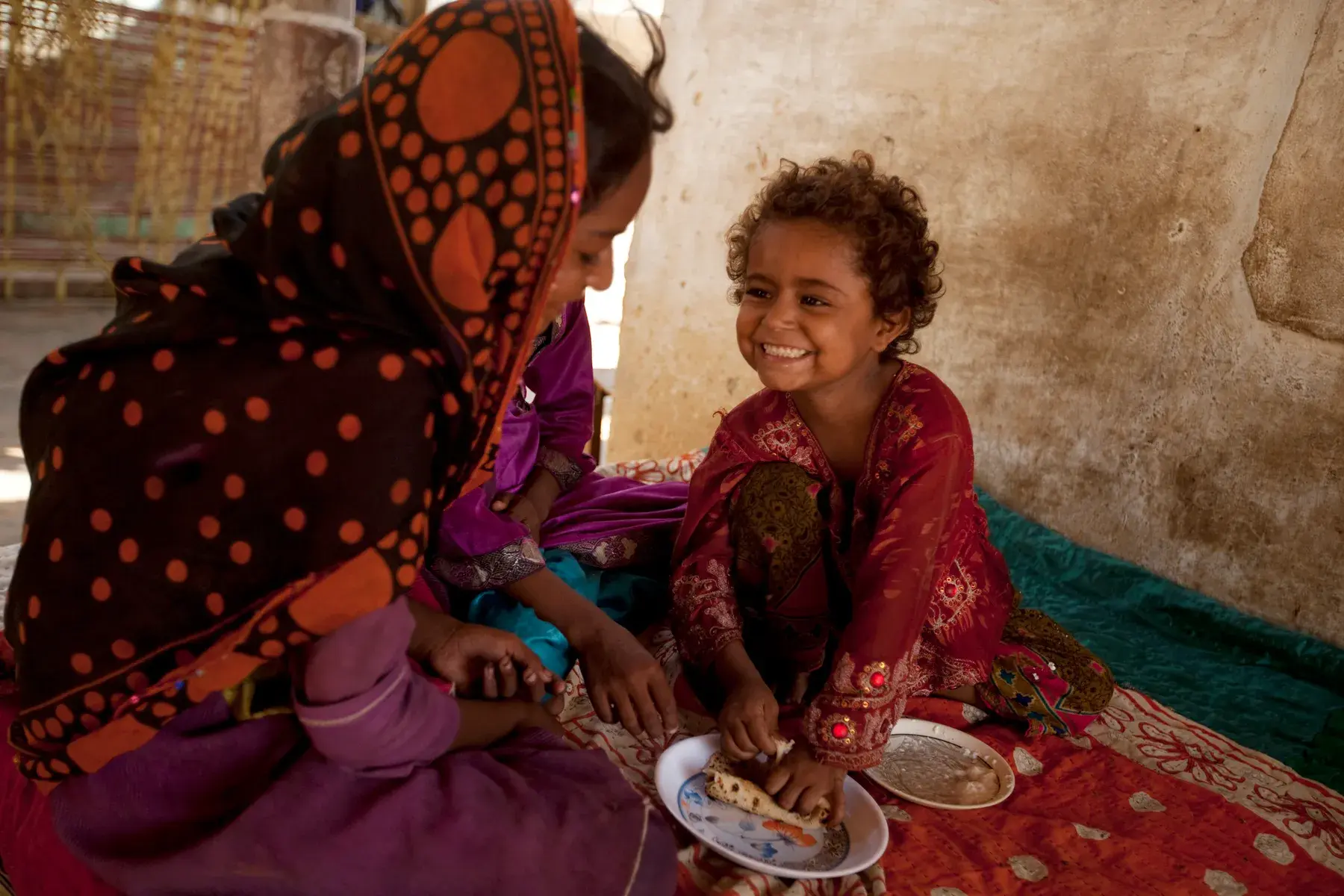 رمضان.. شهر الرحمة والتكافل الإنساني