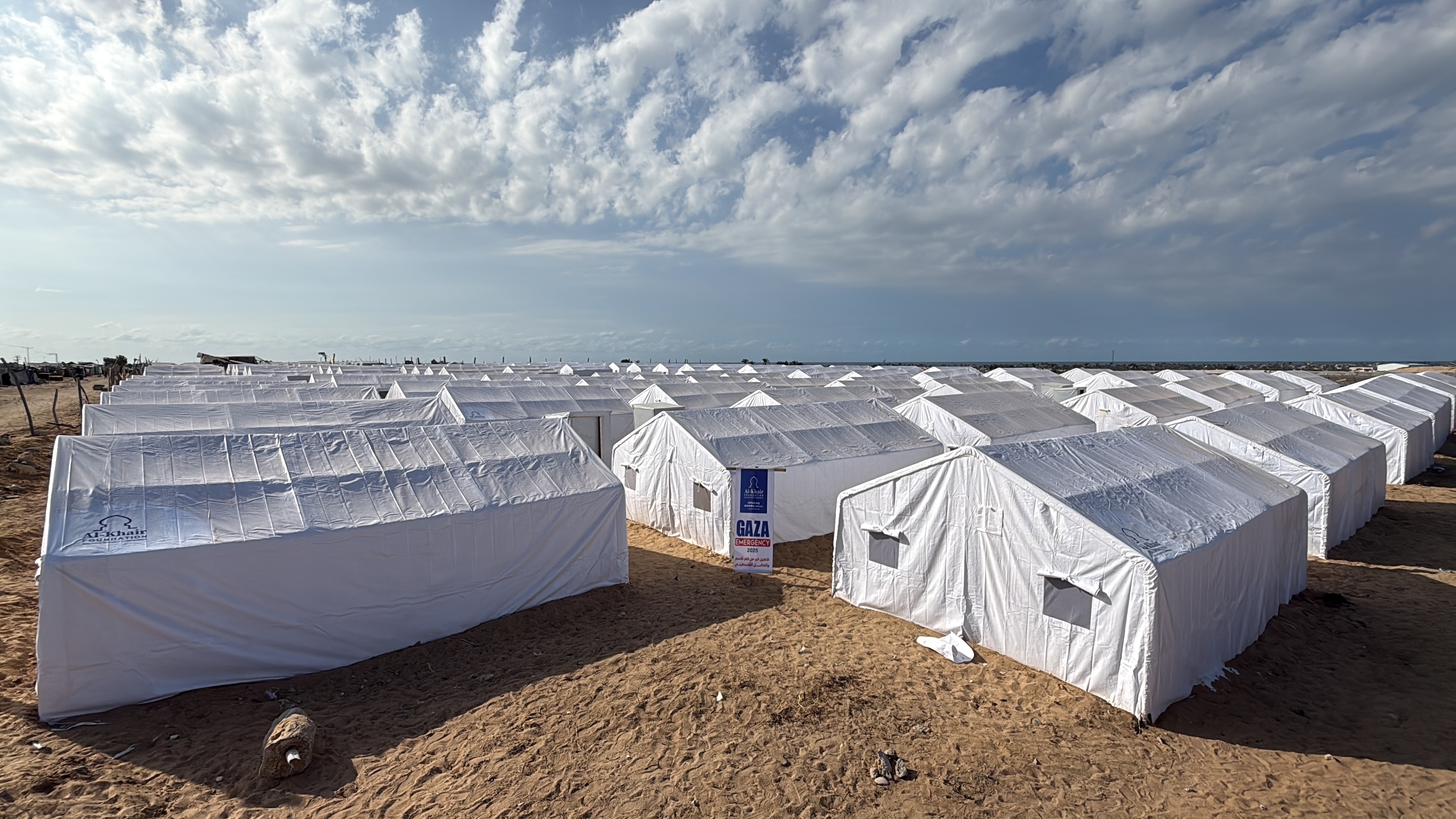 خيام الخير.. صمود في وجه البرد والمنخفض الجوي